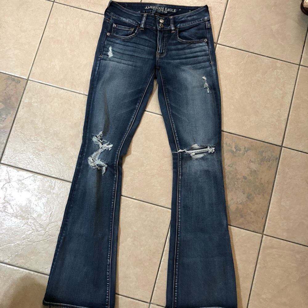 Size 6 American Eagle destroyed Artist Jeans
